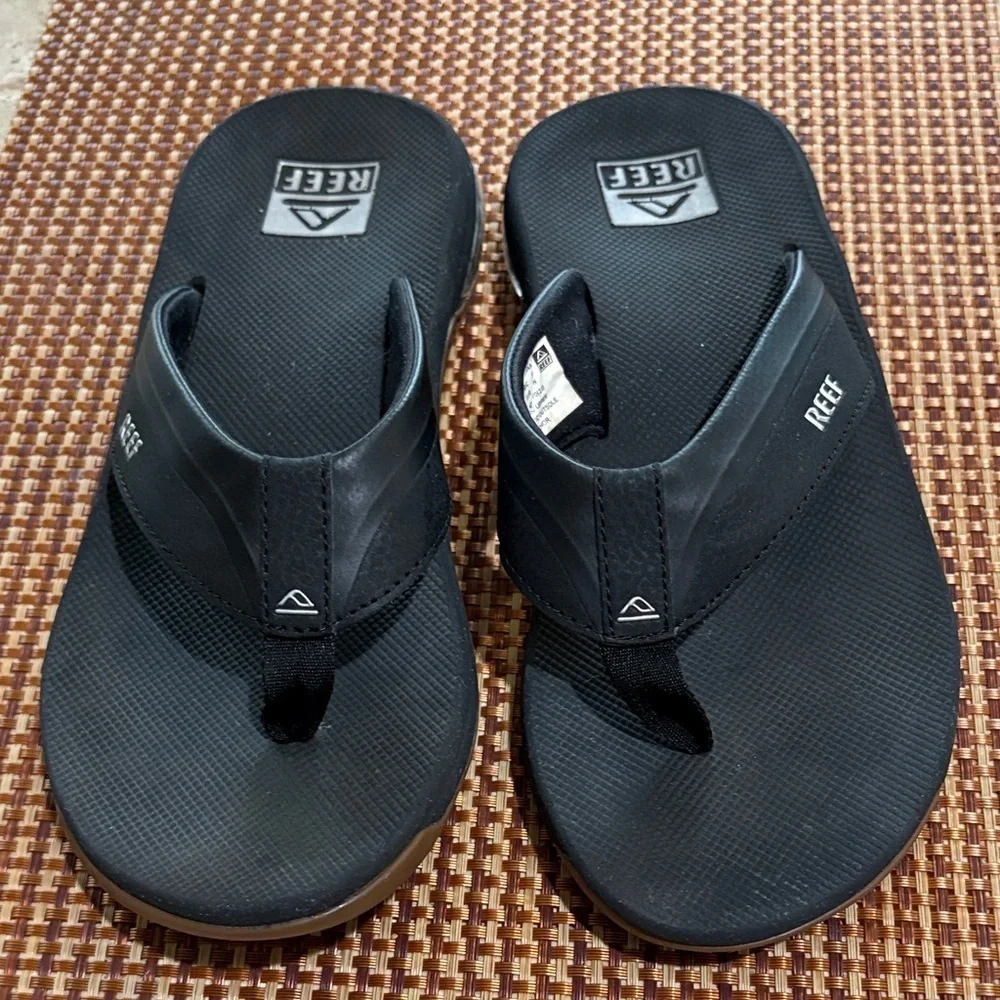 Reef Classic Black Sandals-Size 9